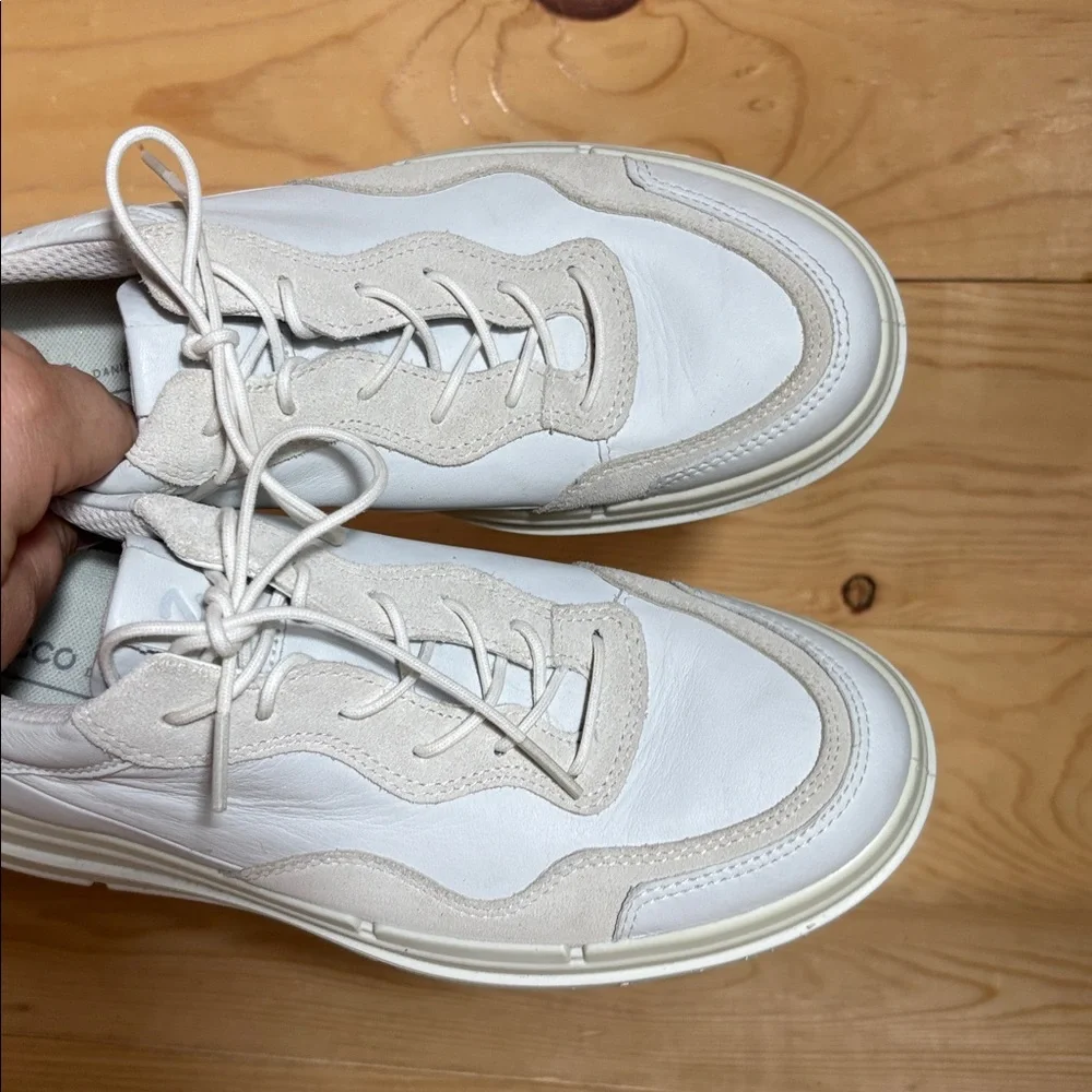 Ecco soft Cream and white sneakers‎